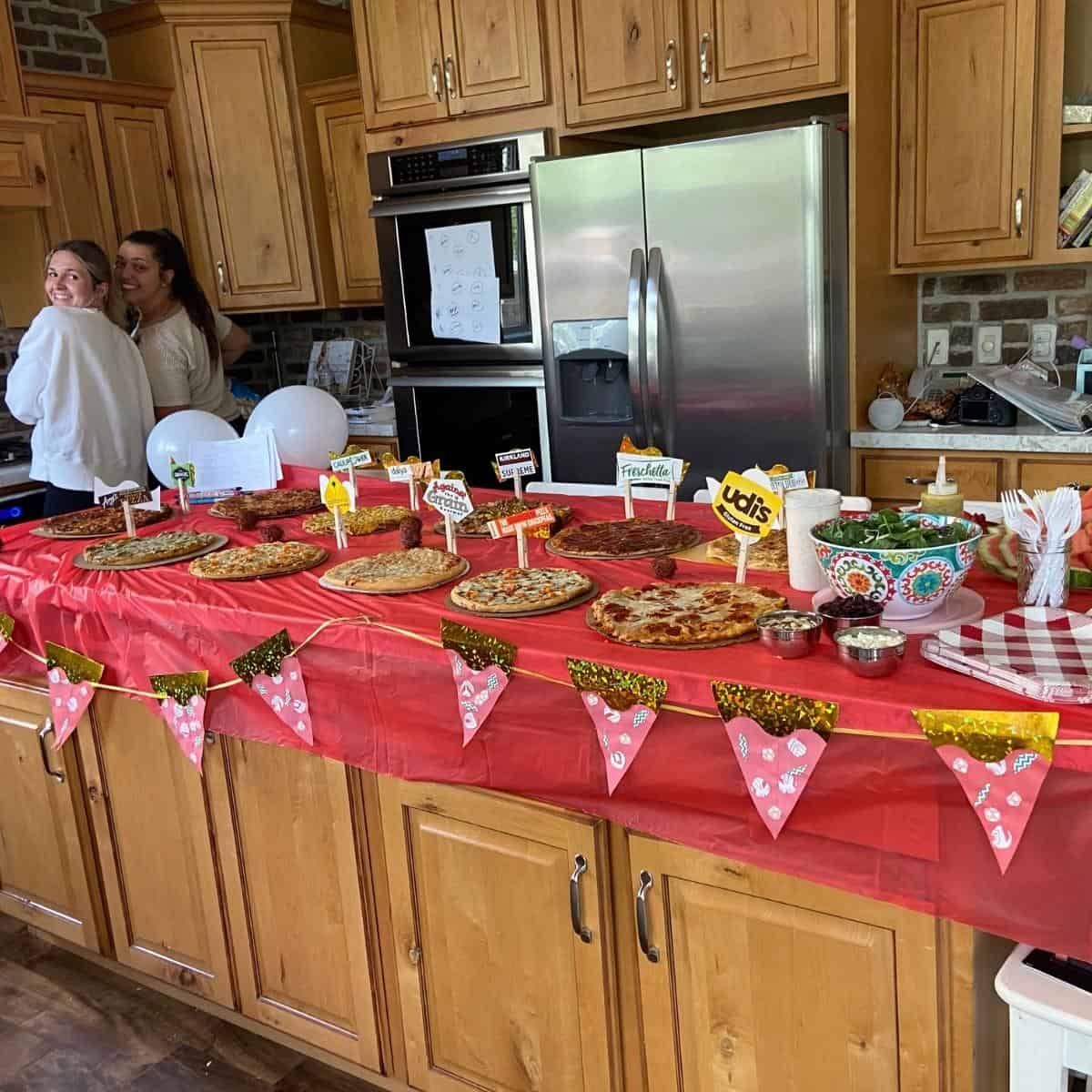 How to Throw a Pizza Party {with Ideas for Sides and Decorations