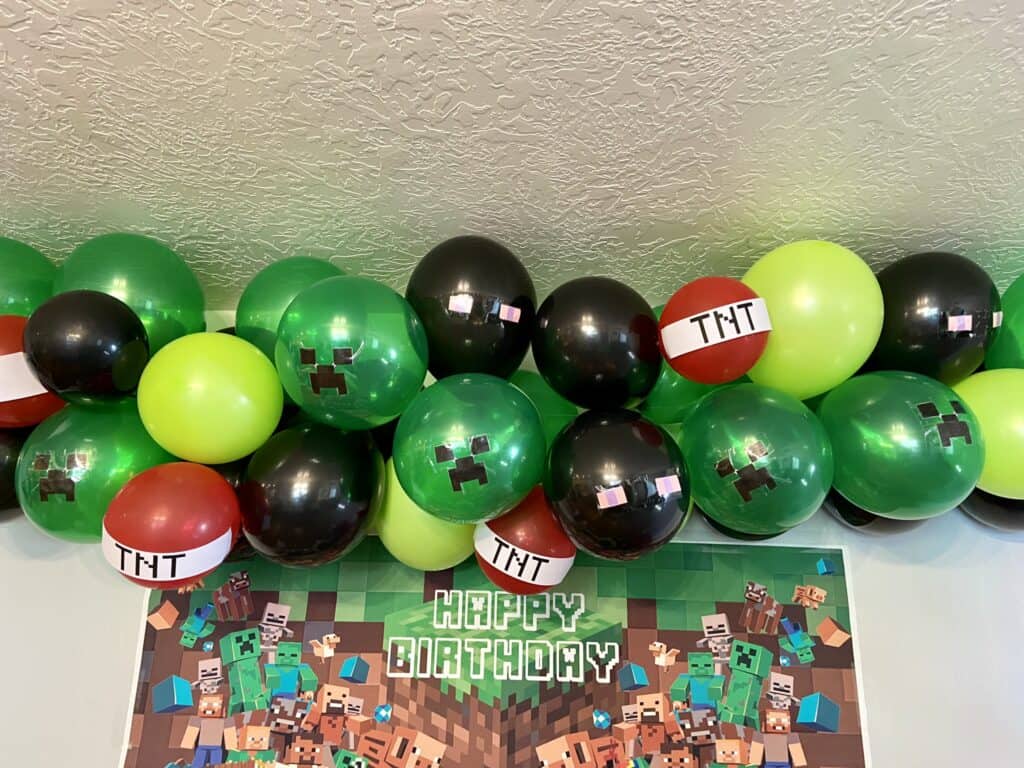 Minecraft Creeper Wristbands | Balloon displays | Party Bags, favours, gifts