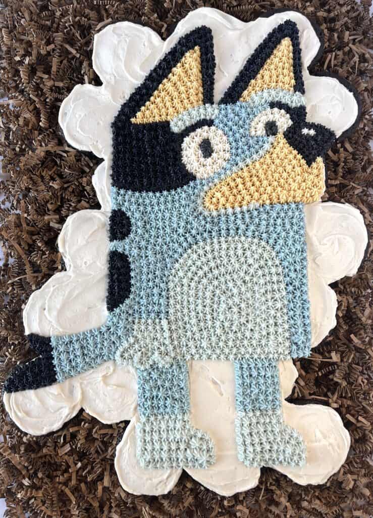 Bluey cupcake cake.