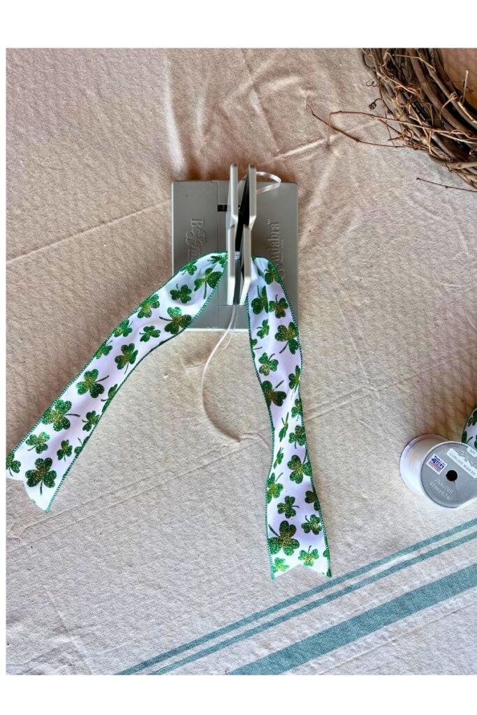 using a bowdabra bow maker to make a saint Patrick's day wreath