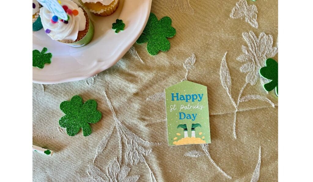 St. Patrick's day gift tag that says happy st. patrick's day